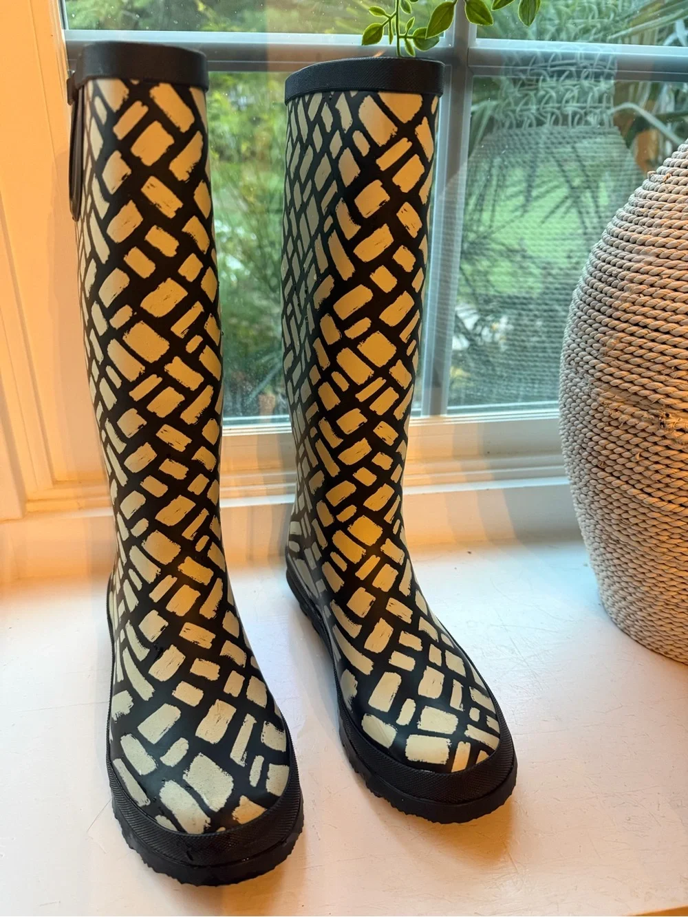 Serra Black and Cream Geometric Pattern Rain Boots